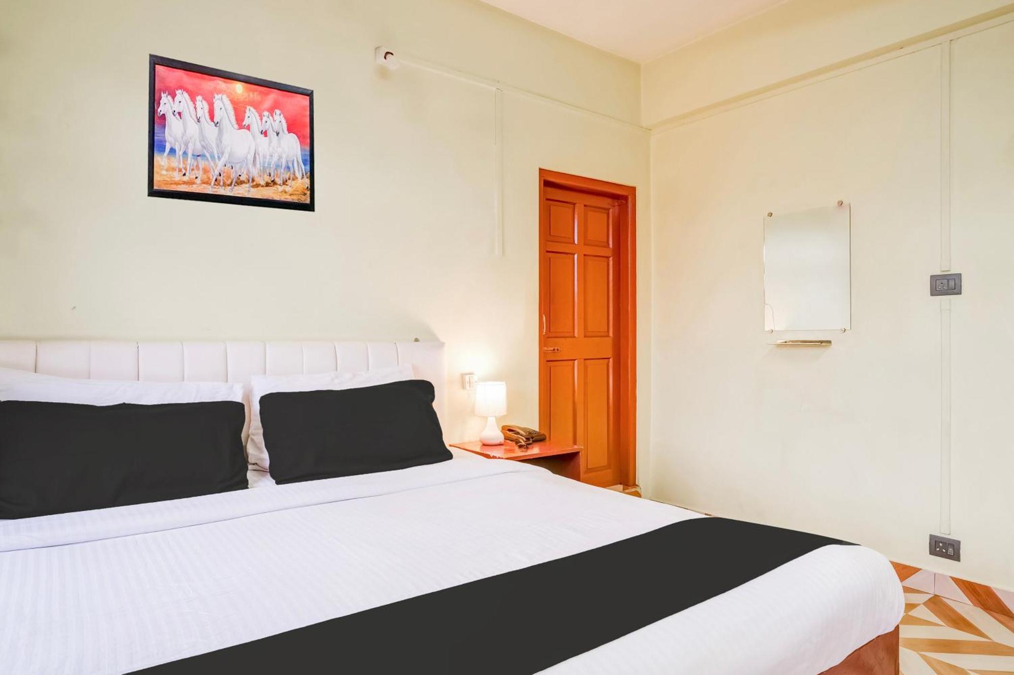 Super Hotel O Rynjah Шилонг Екстериор снимка