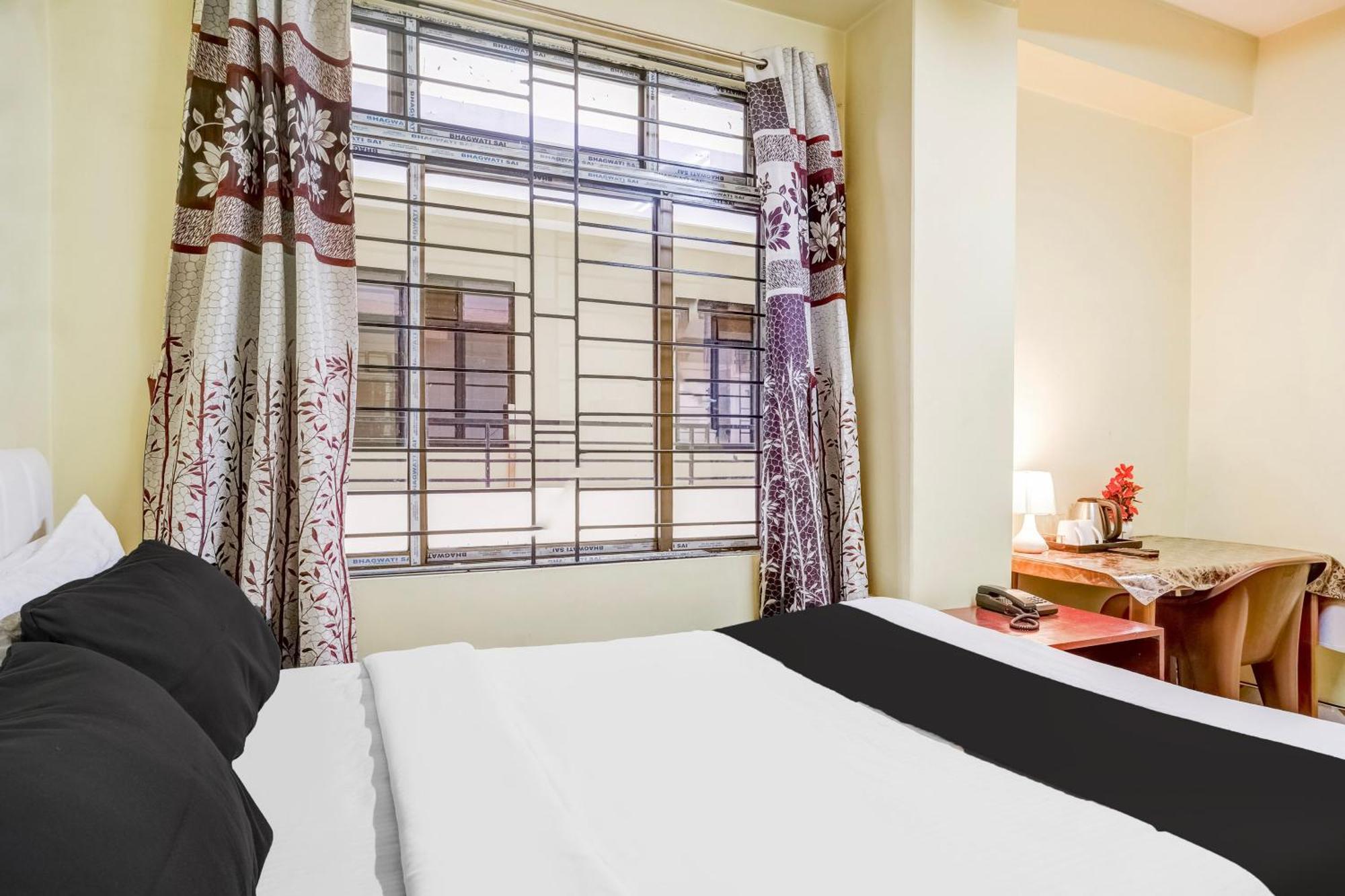 Super Hotel O Rynjah Шилонг Екстериор снимка