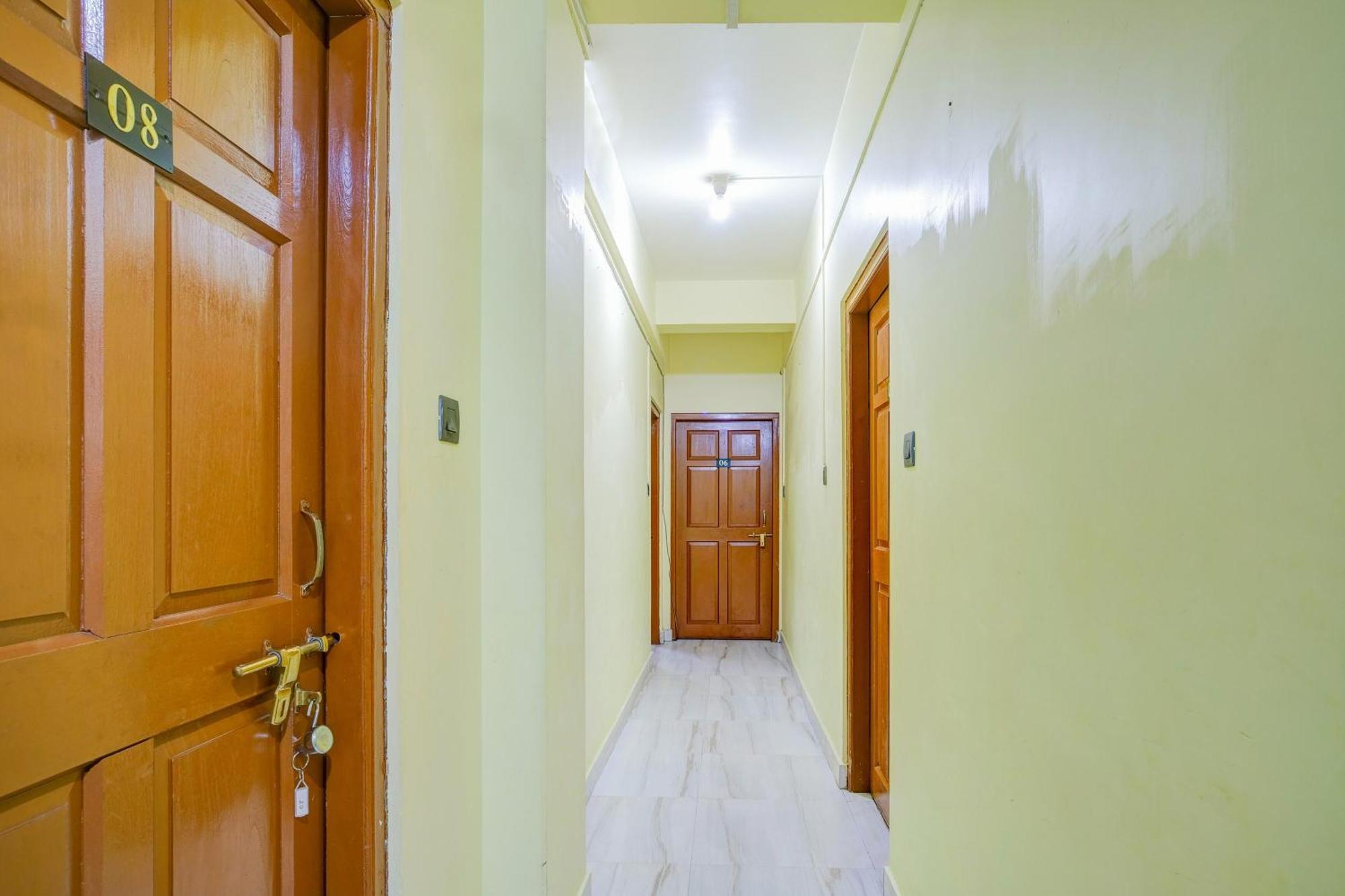 Super Hotel O Rynjah Шилонг Екстериор снимка